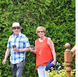 Meet your Posher, Huguette